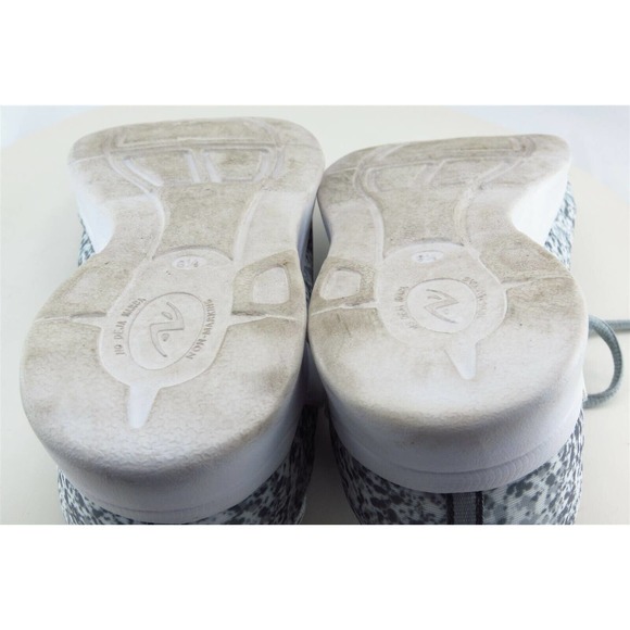 Athletic Works Size 8.5 M Gray Lace Up Running Fabric Shoes - Picture 6 of 7